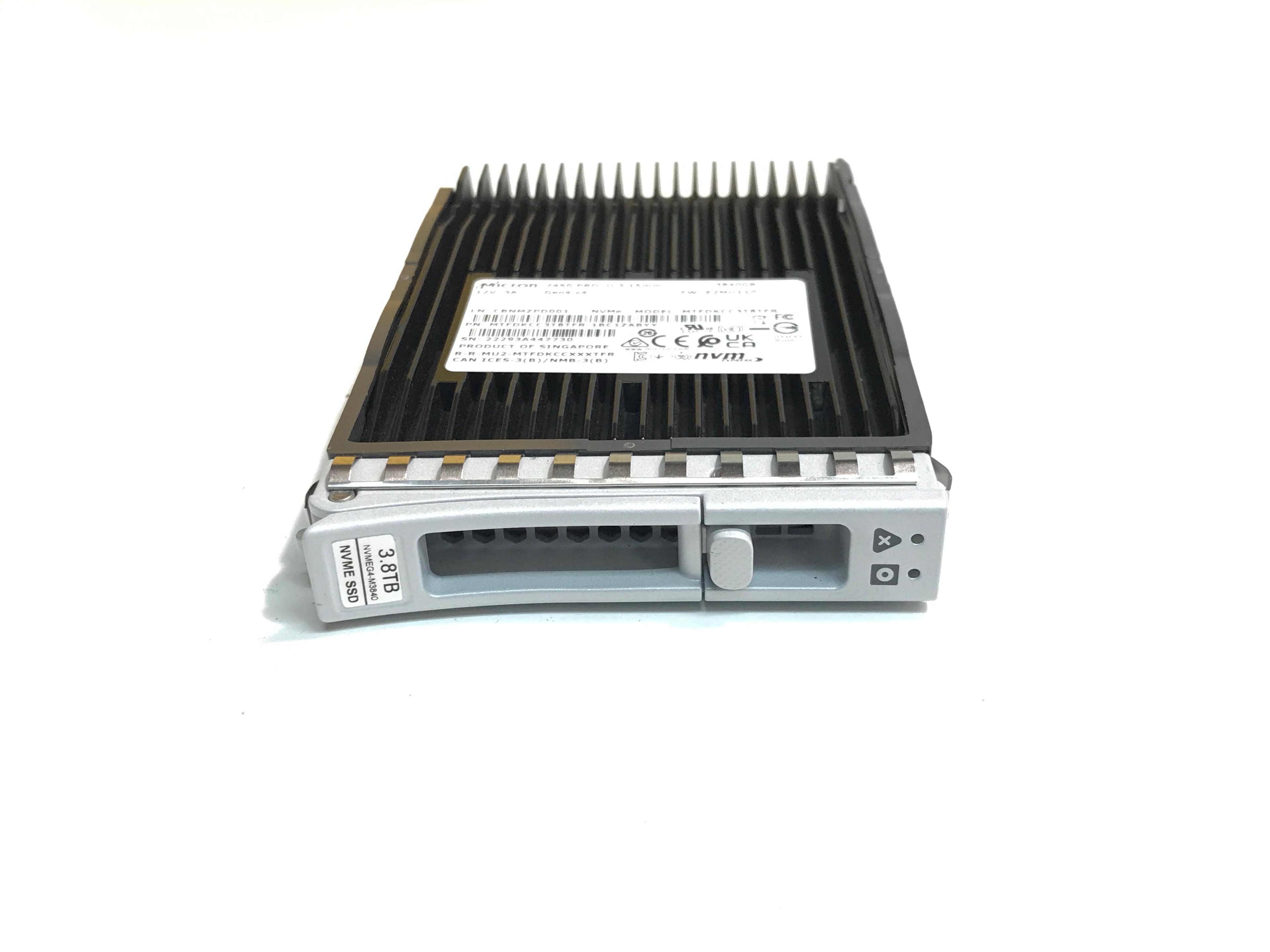 Cisco UCS-NVMEG4-M3840D Cisco 3.8TB 2.5in U.3 15mm P7450 Hg Perf Med End NVMe