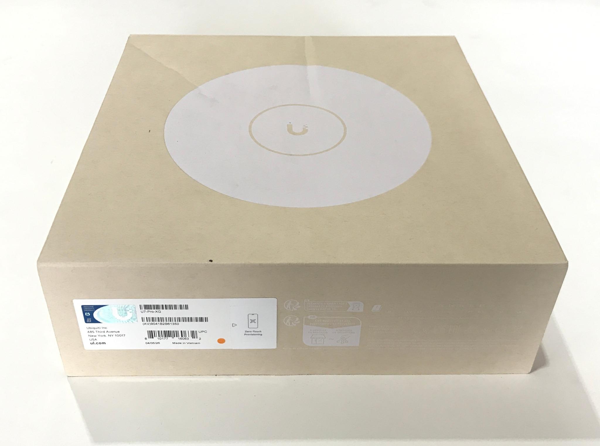 UBIQUITI U7-PRO-XG Ubiquiti U7 Pro XG, White,Ceiling-mounted 6-stream WiFi 7 AP Wiith 10/5/2.5/1 GbE Support,140 m² Coverage, 300+ Connect Devices, Powered By PoE+